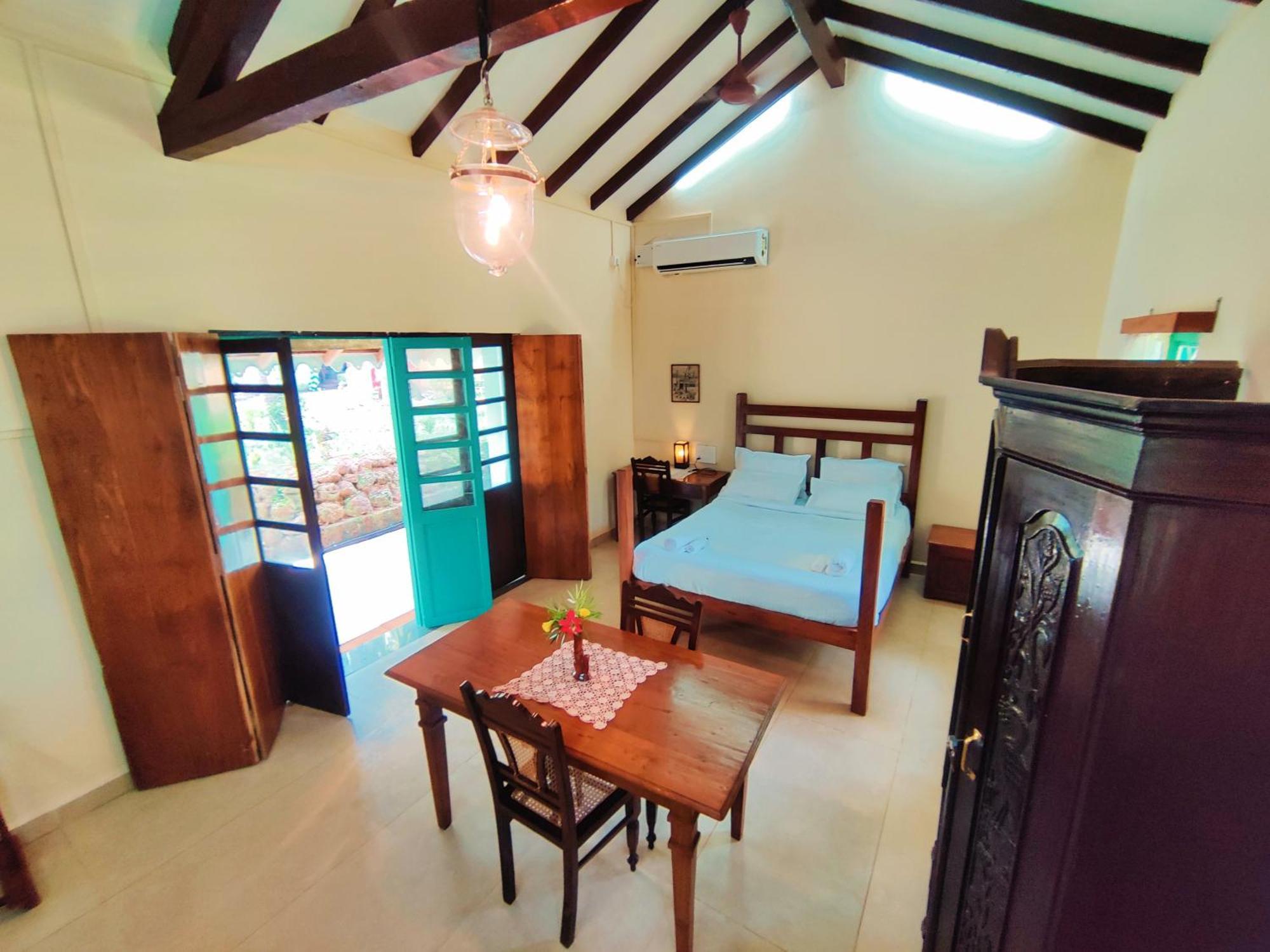 The Bungalow Bogmalo An 1880 Indo Portuguese Heritage Beach Villa South Goa Exteriör bild
