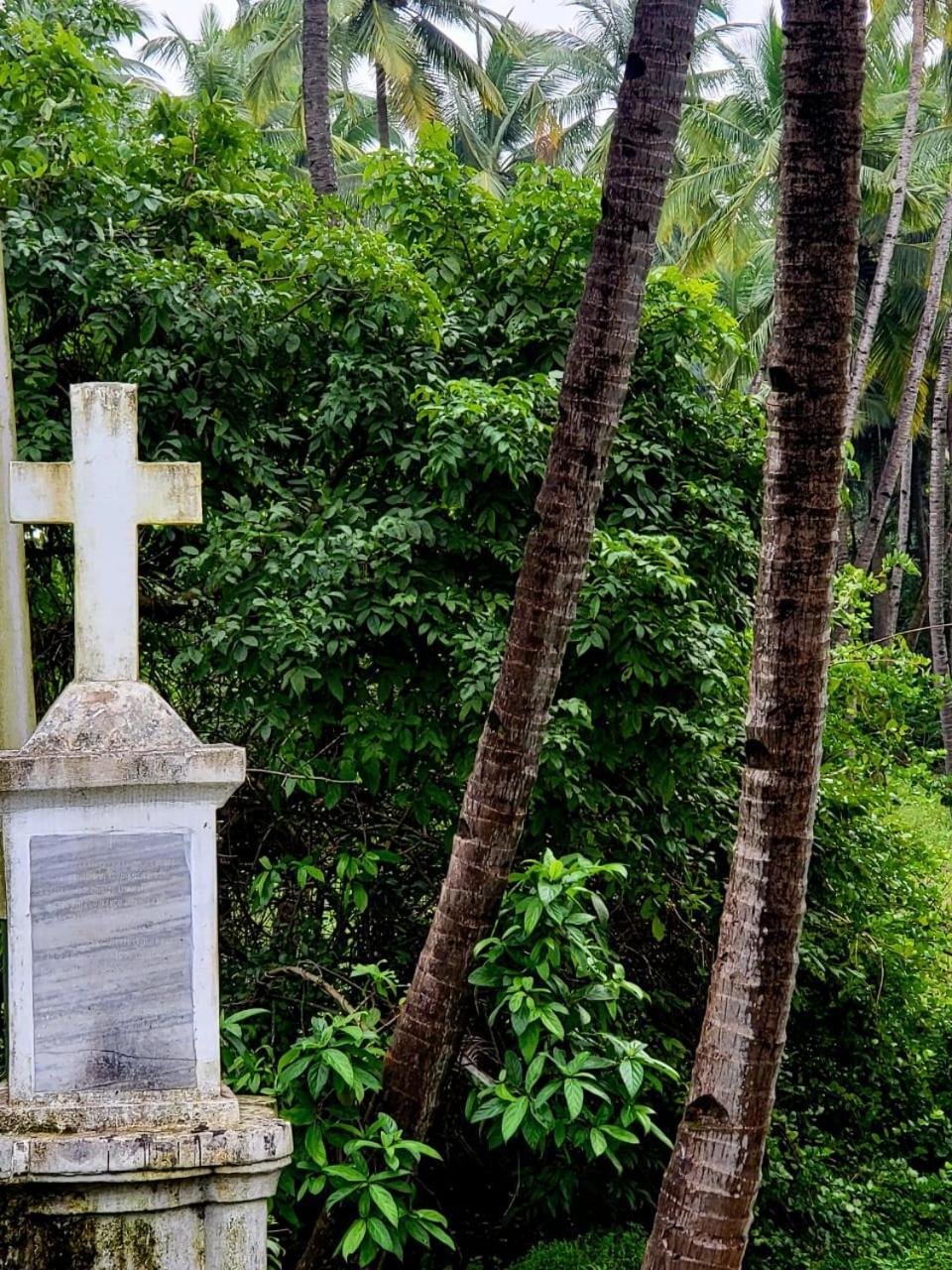 The Bungalow Bogmalo An 1880 Indo Portuguese Heritage Beach Villa South Goa Exteriör bild